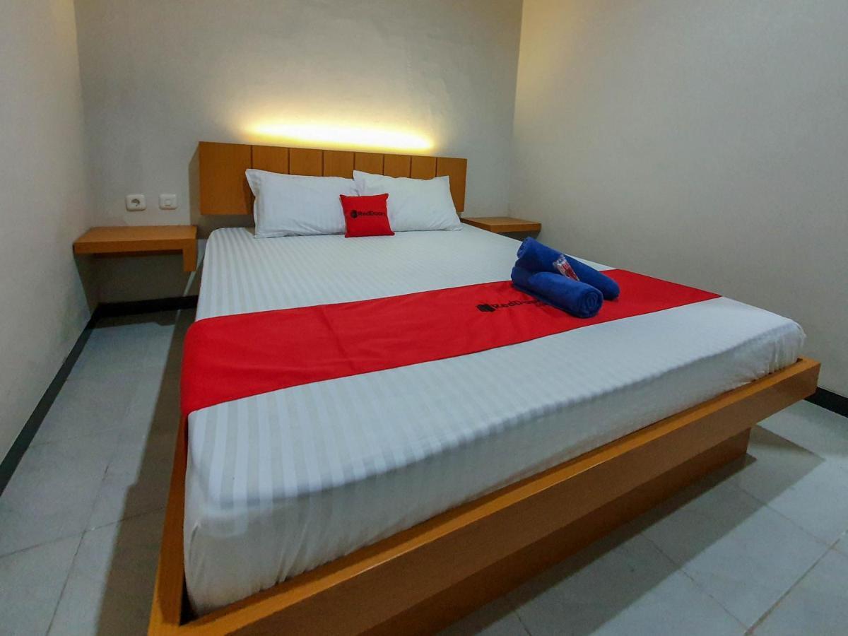 Reddoorz Syariah Near Solo Paragon Mall 2 Bonorejo Ngoại thất bức ảnh