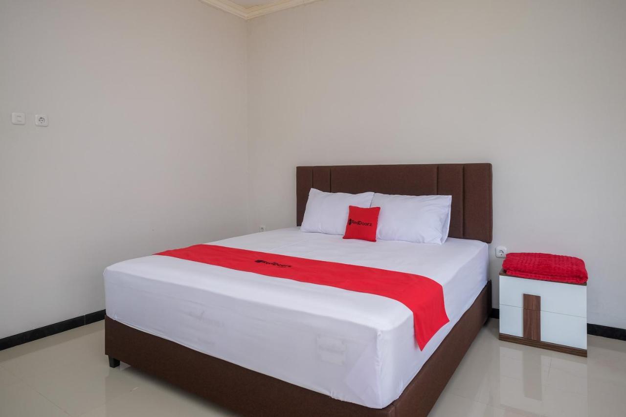 Reddoorz Syariah Near Solo Paragon Mall 2 Bonorejo Ngoại thất bức ảnh