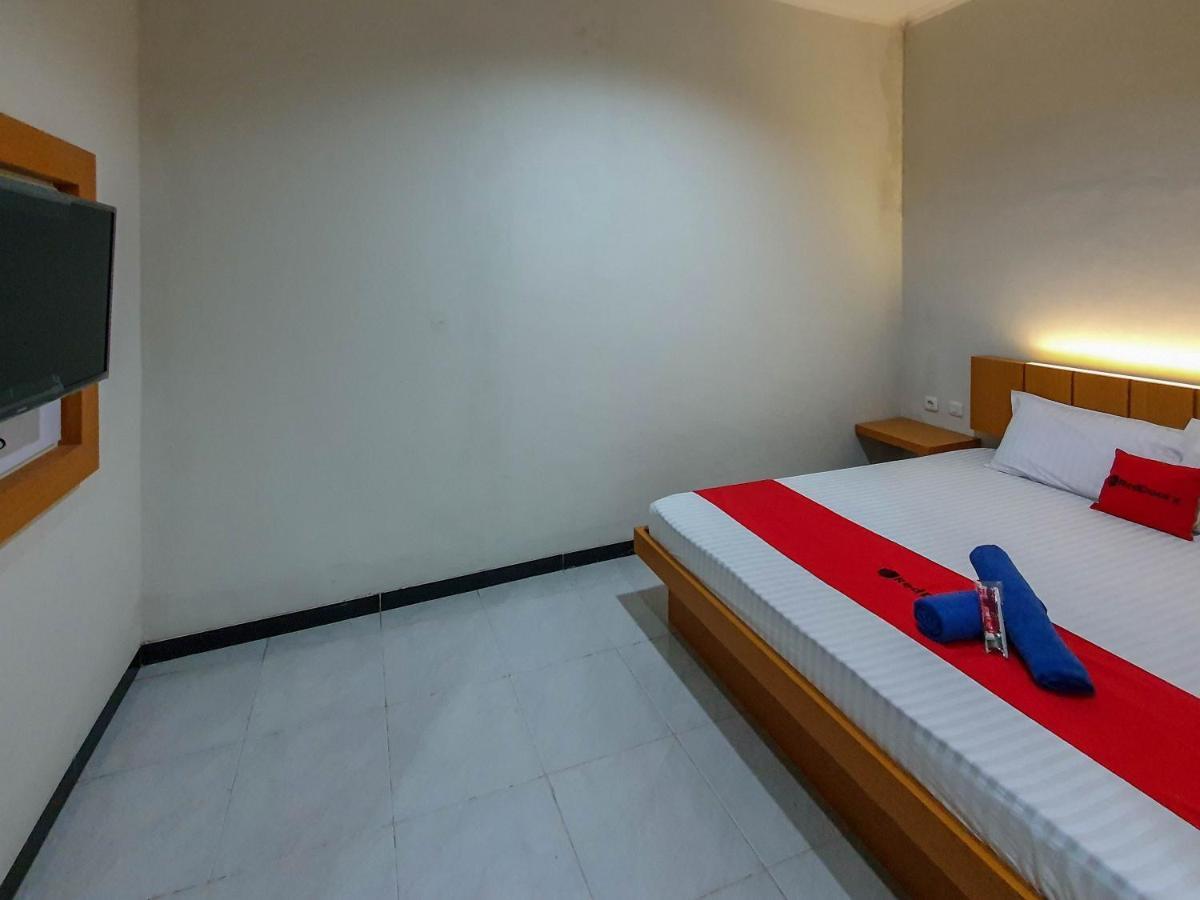 Reddoorz Syariah Near Solo Paragon Mall 2 Bonorejo Ngoại thất bức ảnh