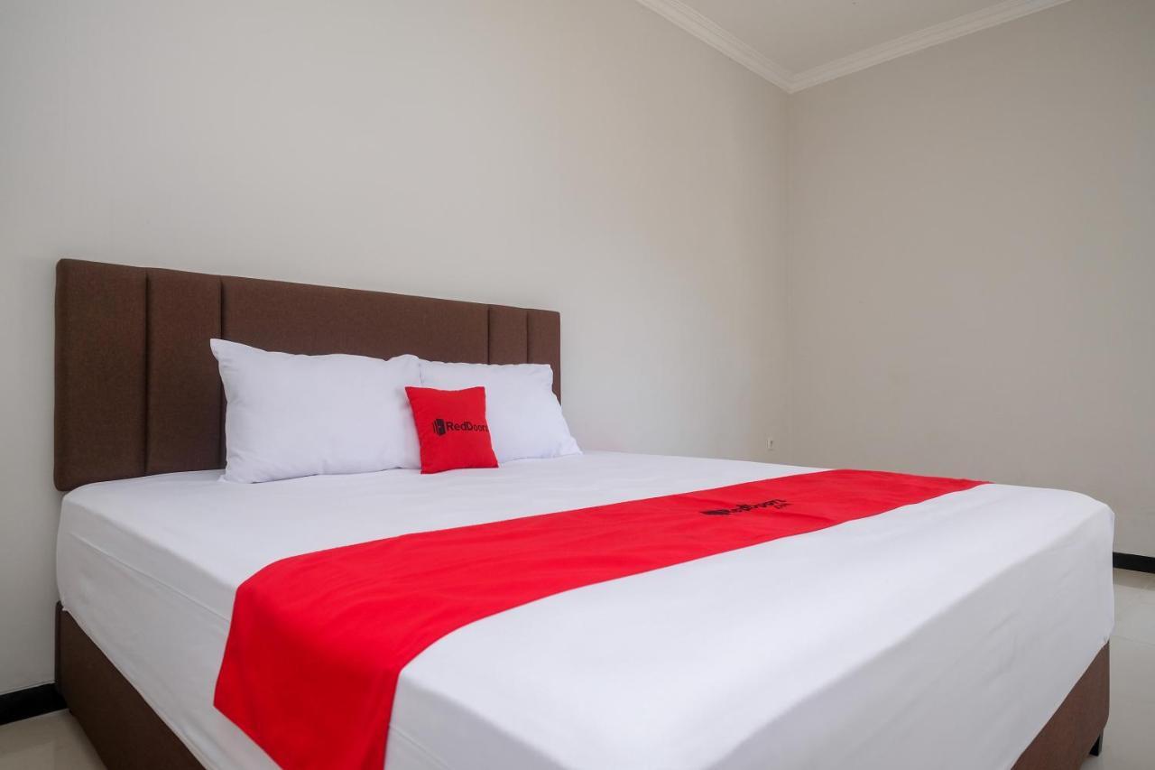Reddoorz Syariah Near Solo Paragon Mall 2 Bonorejo Ngoại thất bức ảnh